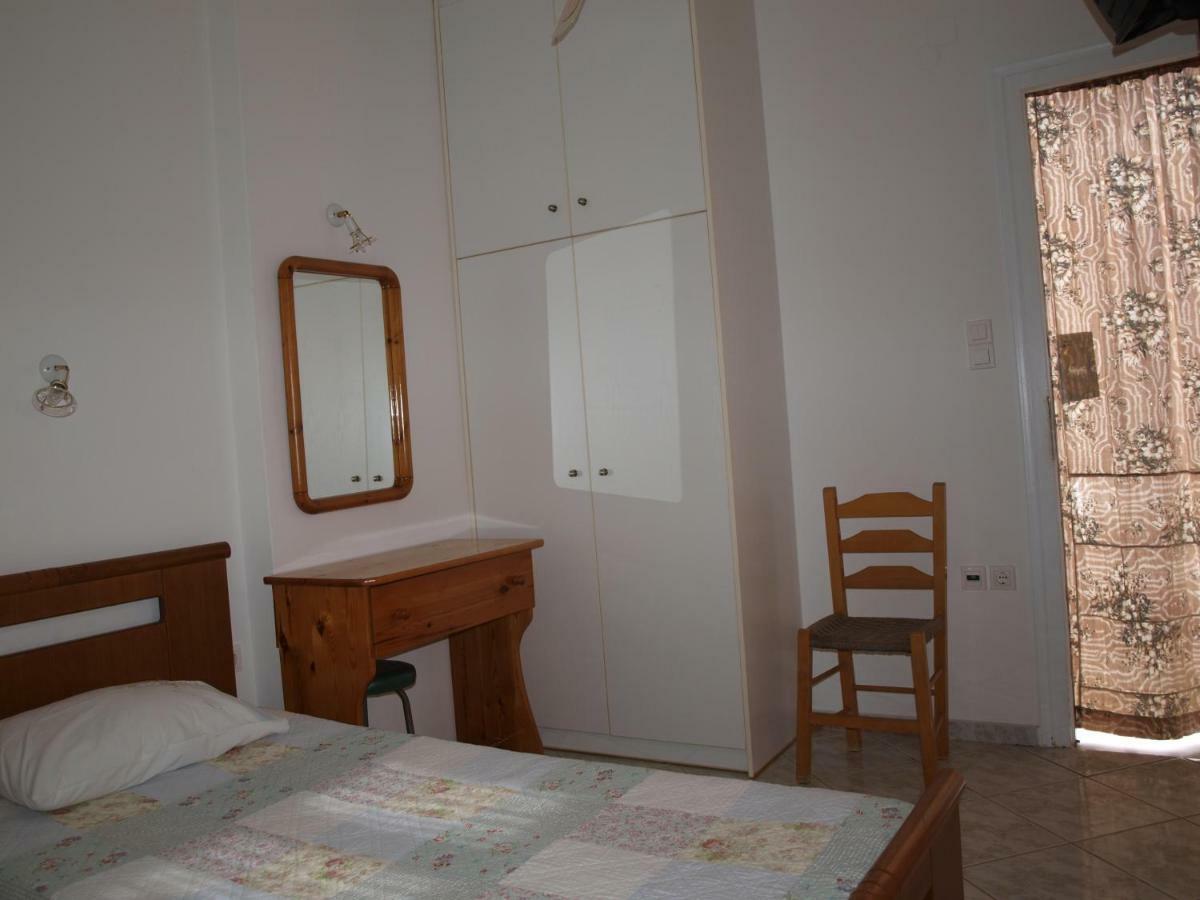 Batika Rooms Artemonas Exteriör bild